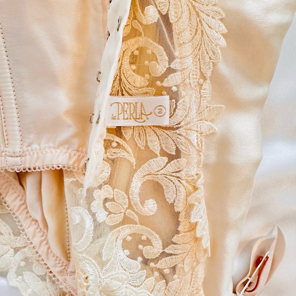 La Perla Gold label Elegant Ivory Cream Lace Bustier with garters #032 - Picture 7 of 10